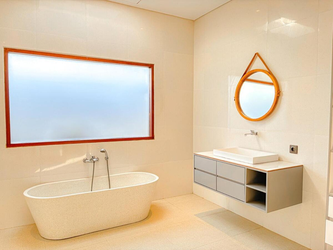 Bathroom 4, de' Asasta Villa Cemagi C2, Badung