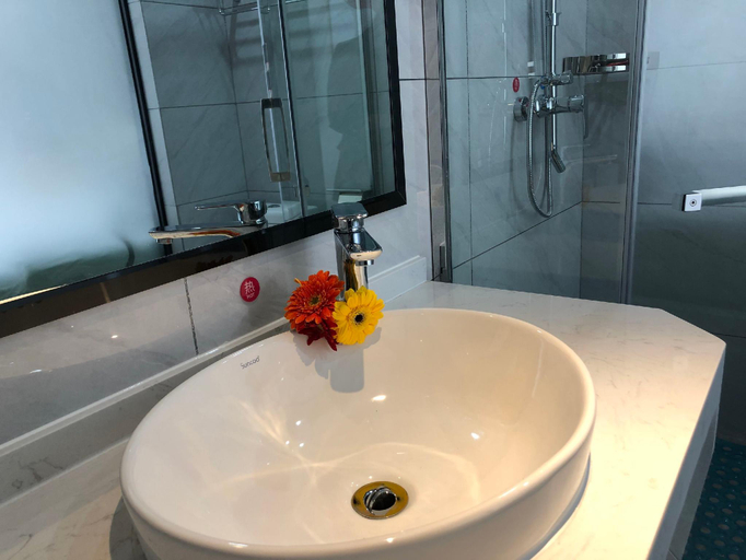 Bathroom, Thank Inn Hubei Ezhou Echeng District High-speed Railway Station, Ezhou