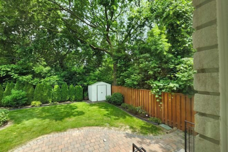 Garden, Short term rent at Yonge and Sheppard and North York Centre, Toronto