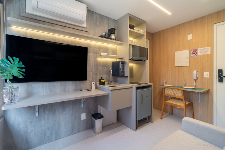 Room 5, Melo Alves 31 2p 1q, São Paulo