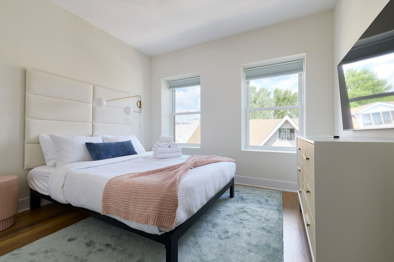 Room 5, Bright 3BR Loft Hoboken Gem, Hudson