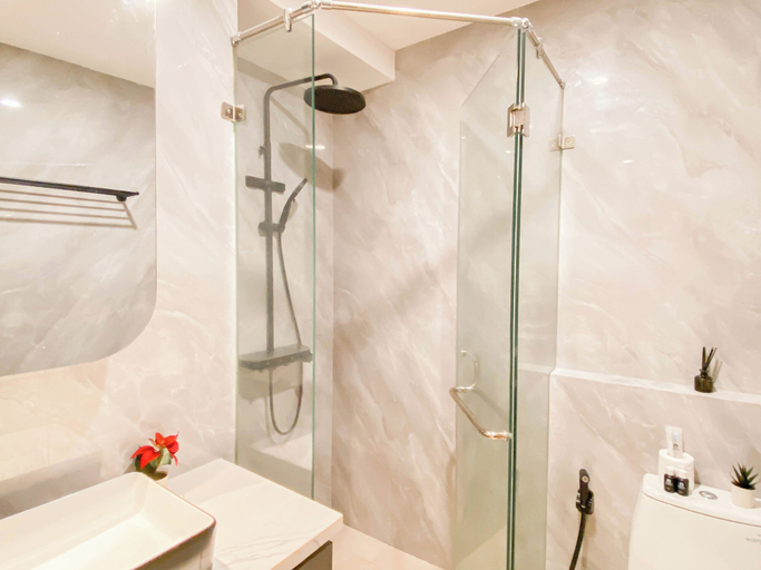 Bathroom 5, Best Choice 1Br With Extra Room Apartment Thamrin Residence, Jakarta Pusat