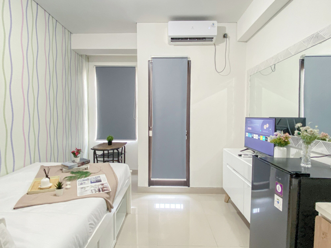 Room 2, Modern Neutral Studio Room Transpark Cibubur Apartment, Depok