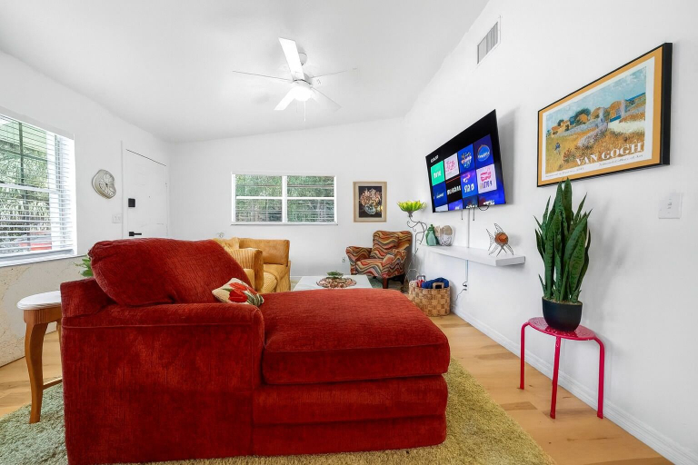 Living room 3, The Happy Haven Near Manatee Tours, Citrus