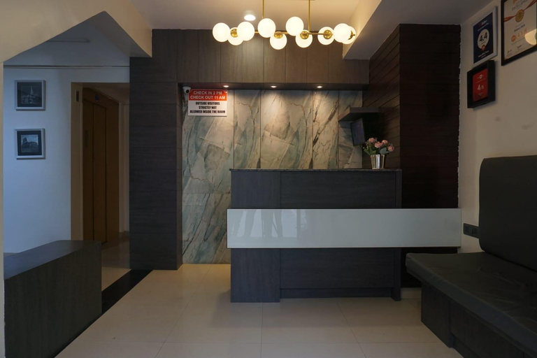 Others 4, Hotel Iris, Pune