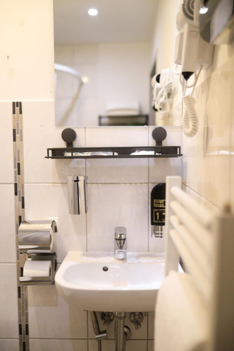 Bathroom 4, Skyline Hotel Hannover, Region Hannover