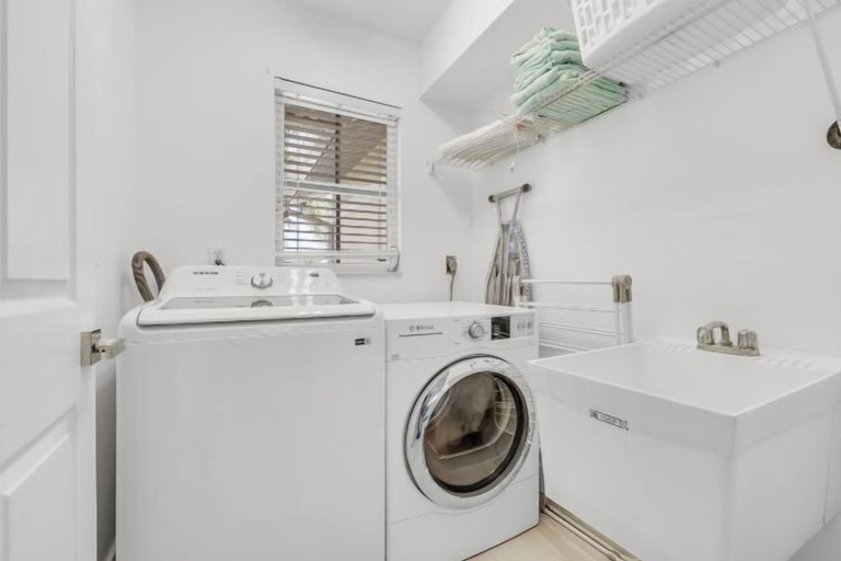 Laundry room, Villa Samba, Lee