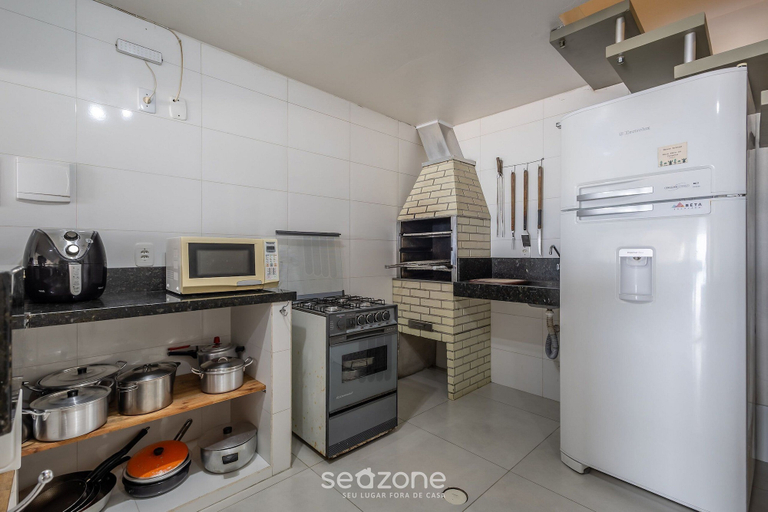 Private kitchen 5, 3BR Beachfront House w/ BBQ Apc2200, Bombinhas