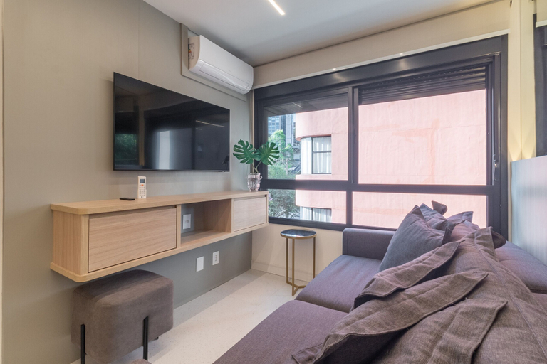 Room 3, Melo Alves 35 2p 1q, São Paulo
