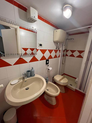 Bathroom, Sapri Apartment - Castro Pretorio by Ghor, Roma