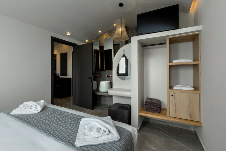 Bedroom 3, Kudos Suites Firostefani, South Aegean