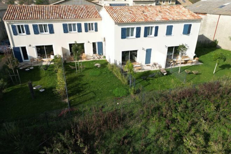 Garden 4, Houses Le Clos Du Moulin, Vaucluse