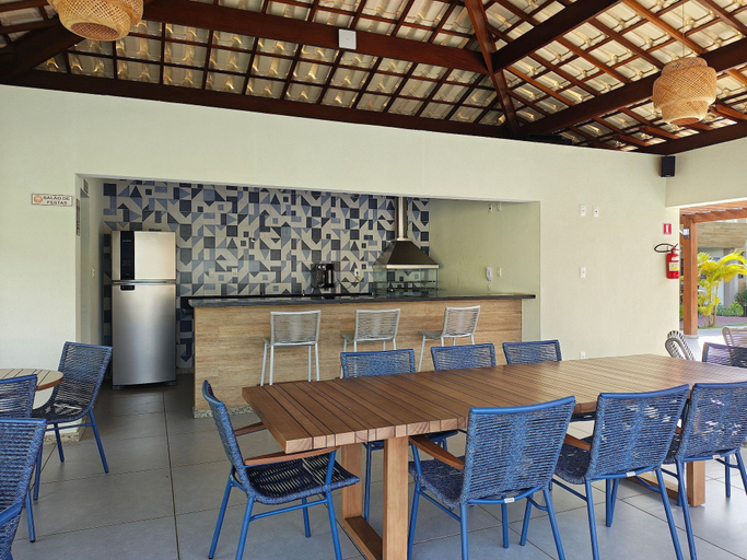 Outdoor dining 5, Condo With Pool 450m From the Beach in Itacimirim - Vbrs, Camaçari