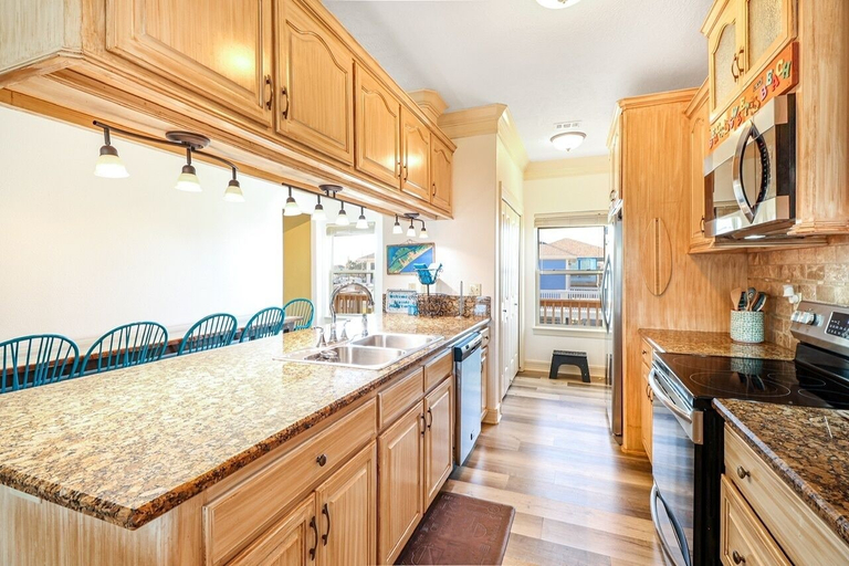 Private kitchen 3, Seaside Merryment 4 Bedroom Home, Galveston