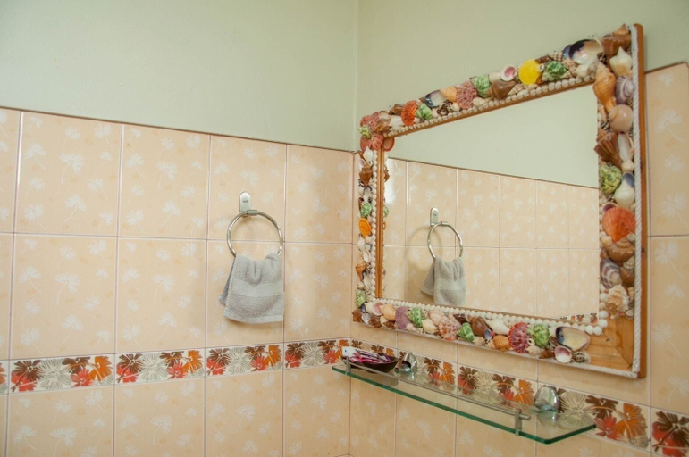 Bathroom 3, Peai Ta Lea Resort, Tha Mai