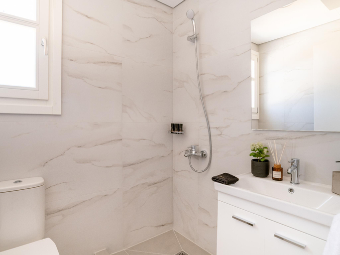 Bathroom, Sanders Paros Gardens - Comfy 1-Bdr Apt w Balcony, South Aegean