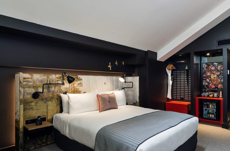 Bedroom 3, Ovolo Sydney Woolloomooloo, a Wyndham Hotel, Sydney