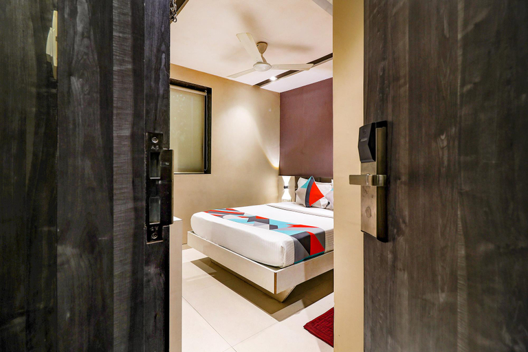 Bedroom 3, FabHotel Grand Heritage - Nr. BKC, Mumbai Suburban