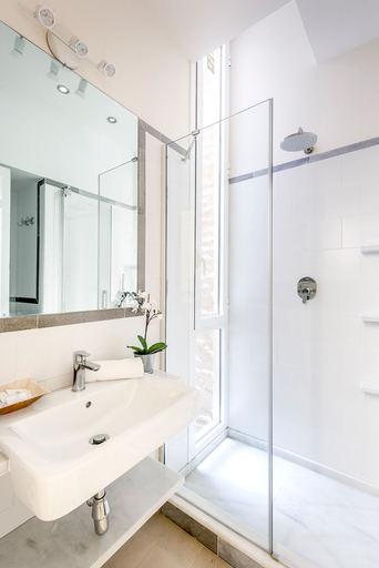 Bathroom 2, Genteel Home Galera Terrace, Sevilla