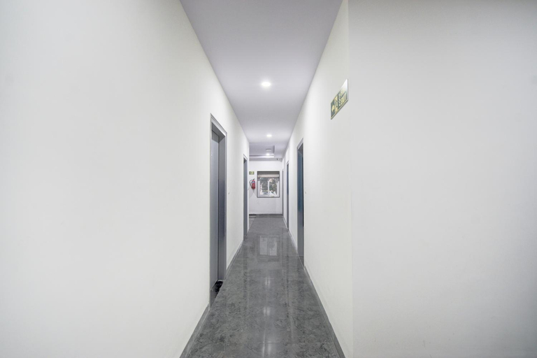 Lobby 1, Super Townhouse Oak L B Nagar Metro Station, Ranga Reddy