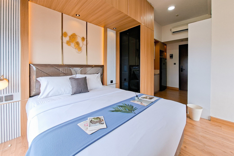 Room 2, Wooden Tone Studio At Casa De Parco Apartment, Tangerang