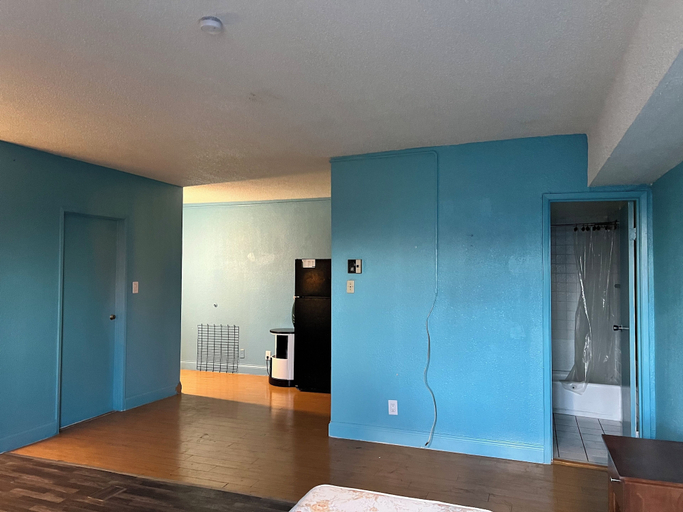 Interior, Hebron, Clark