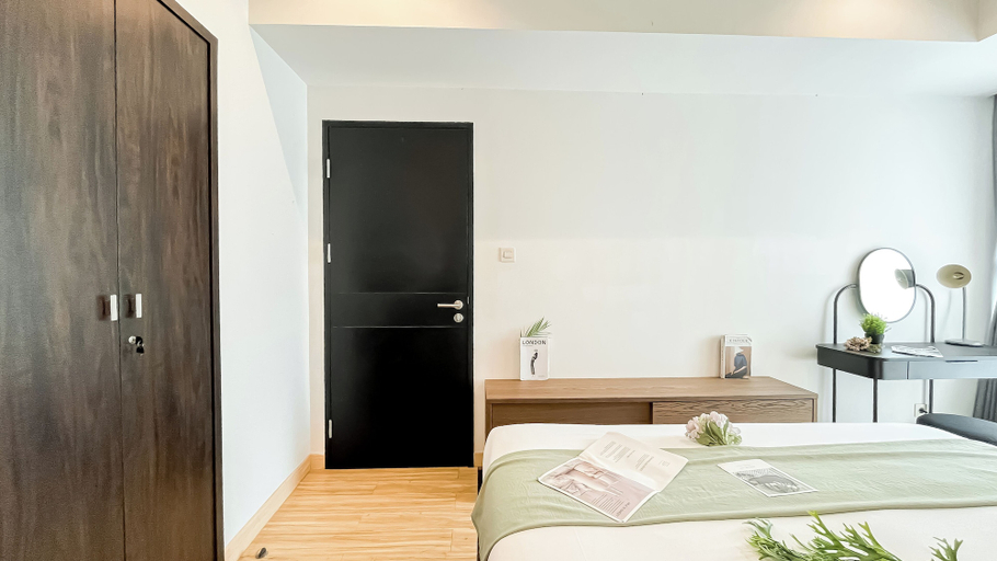 Room 4, White Toned And Modern 1Br At Branz Bsd City Apartment, South Tangerang