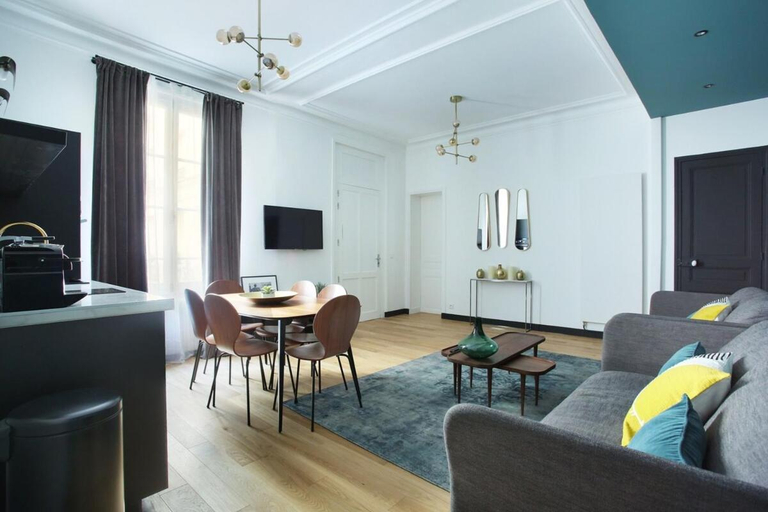 Others 4, Apartment Champ de Mars - Tour Eiffel by Studio prestige, Paris