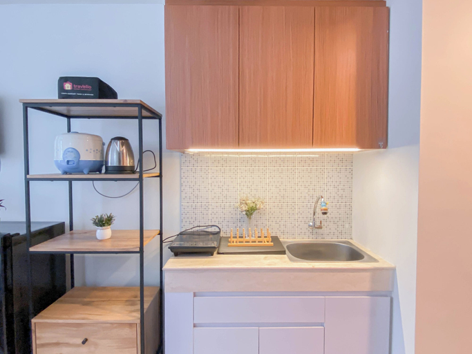 Private kitchen 3, Cream Tone Studio At Evenciio Margonda Apartment, Depok
