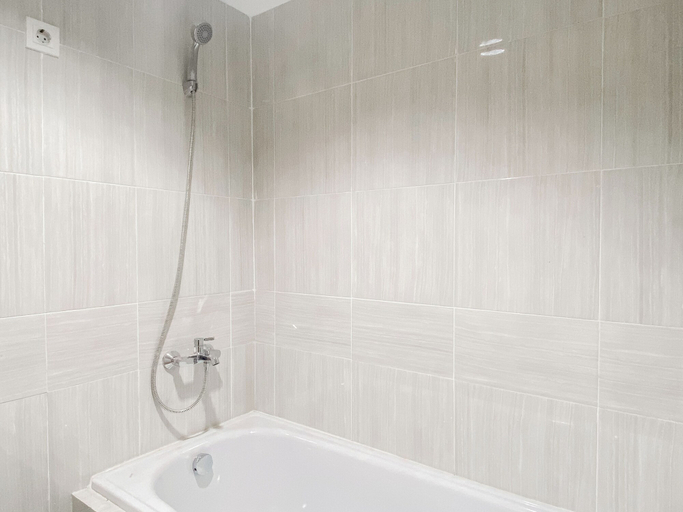 Bathroom 2, Wonderful And Homey Apartment 1Br At Vasanta Innopark, Cikarang