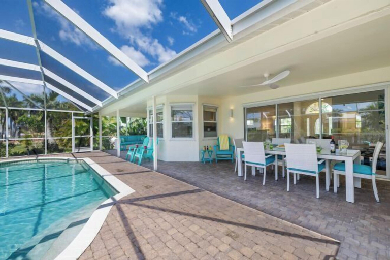 Indoor pool 3, Villa Samba, Lee