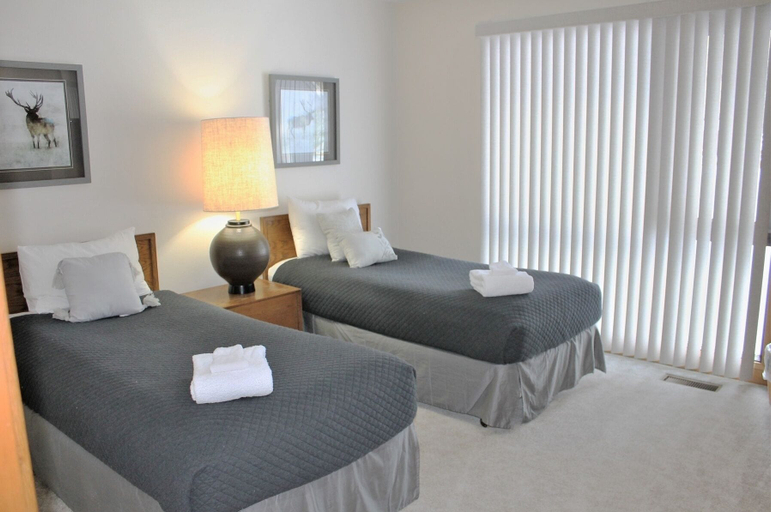 Room 5, Meadow House 58 2 Bedroom Home, Deschutes