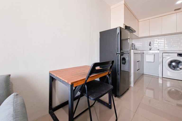 In-room dining, Trendy 1Br Apartment At Anwa Residence, Tangerang Selatan