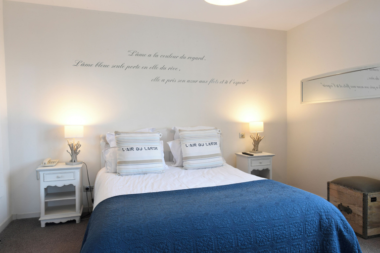 Room 5, LA VILLA JULIA, Manche