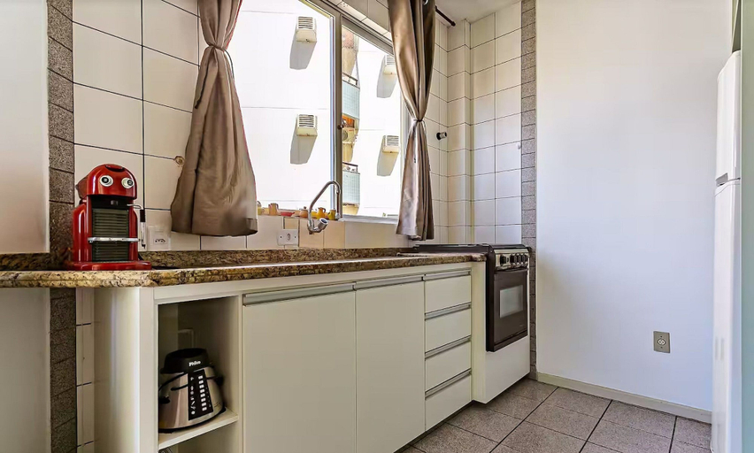 Private kitchen, Apartment 50m From the sea in Canasvieiras Cbe105, Florianopolis