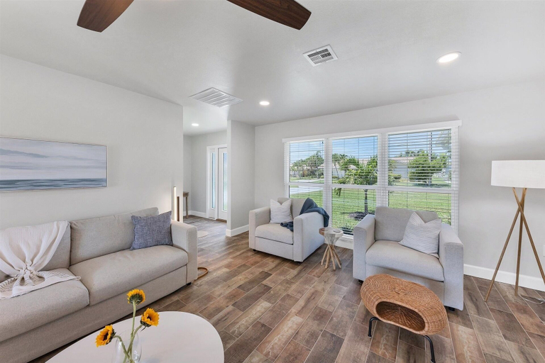 Living area 3, Punta Gorda Isles 2-Bedroom Private Pool Home on Canal with Dock 2 Home, Charlotte