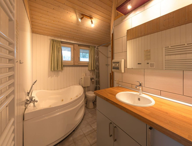 Bathroom 2, Ferienhaus mit Sauna im Ferienpark Mirow, Mecklenburgische Seenplatte