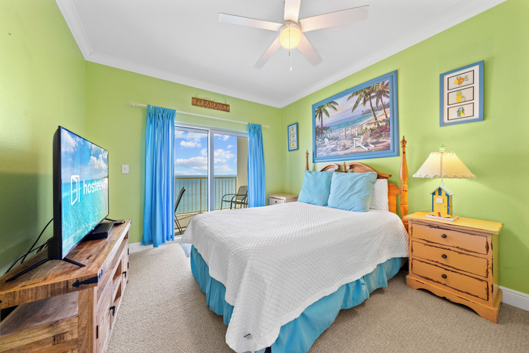 Bedroom 4, Crystal Tower, Baldwin
