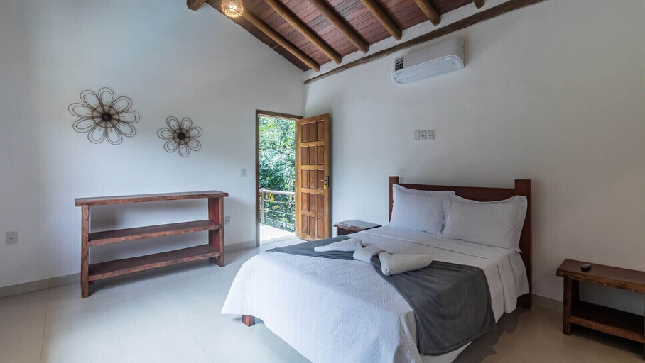 Room 4, Casa Pet-friendly em Cond com Piscina e 5 Su tes, Porto Seguro