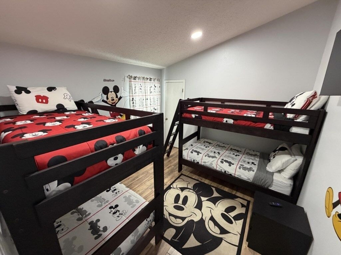Room 2, Beach Bums Villa 3 Bedroom Home, Polk