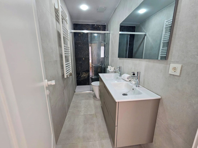 Bathroom 5, Apartamentos Ciudadela Superior 3000, Huesca