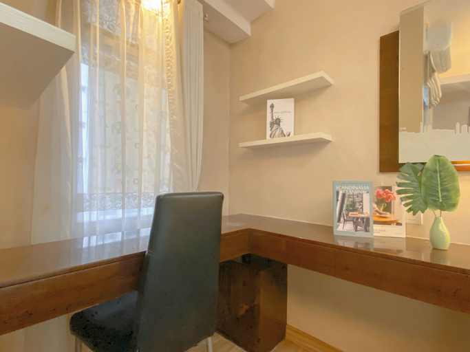 In-room dining, Brand New And Modern Studio Green Bay Pluit Apartment With Seaview, Jakarta Utara