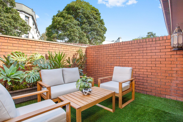 Others 5, Elegantly Modern 2-Bed In The Heart of Chippendale, Sydney