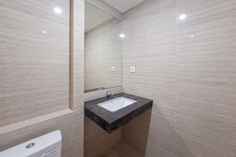 Bathroom 4, Modern And Spacious 3Br At Apartment Hillcrest House, Tangerang