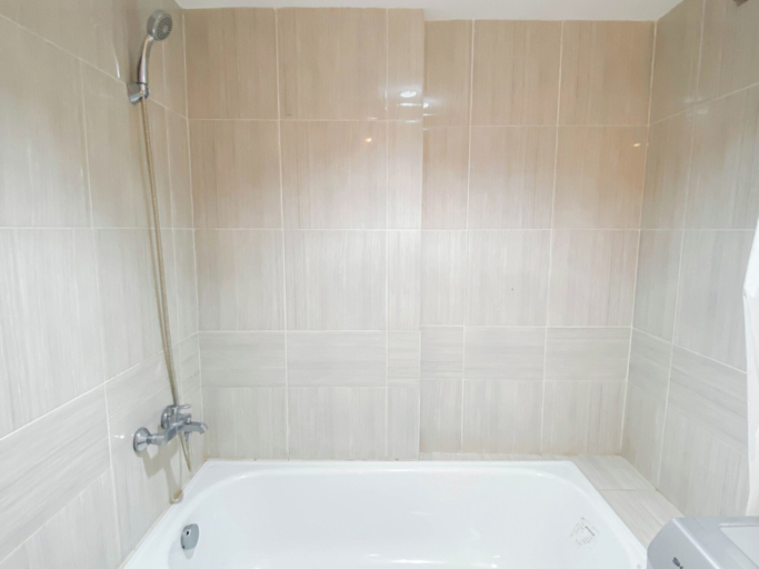 Bathroom 2, Modern 2Br At Vasanta Innopark Apartment, Cikarang