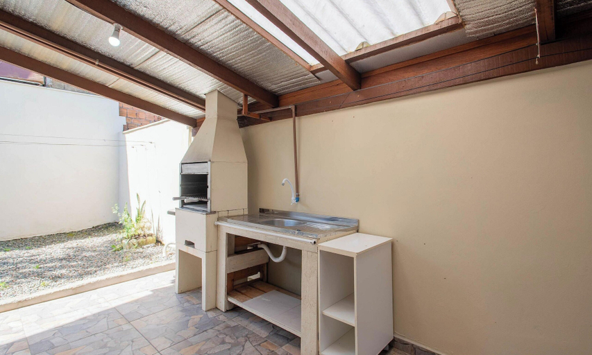 Property grounds 2, House w/ Barbecue 600 m From the Beach Nus0636, Piçarras