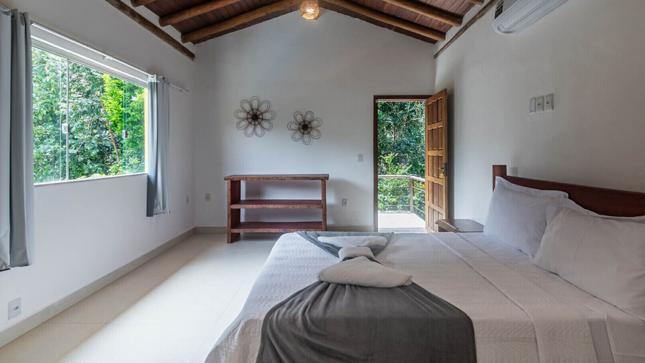 Room 5, Casa Pet-friendly em Cond com Piscina e 5 Su tes, Porto Seguro