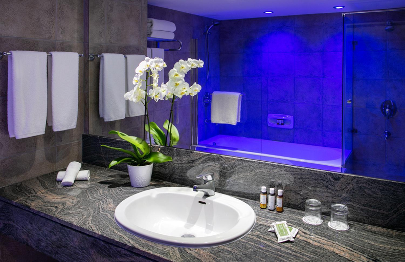 Bathroom 4, Azia Resort & Spa