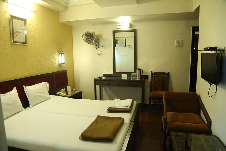 Bedroom 4, Hotel Ganesh Palace, Mumbai Suburban