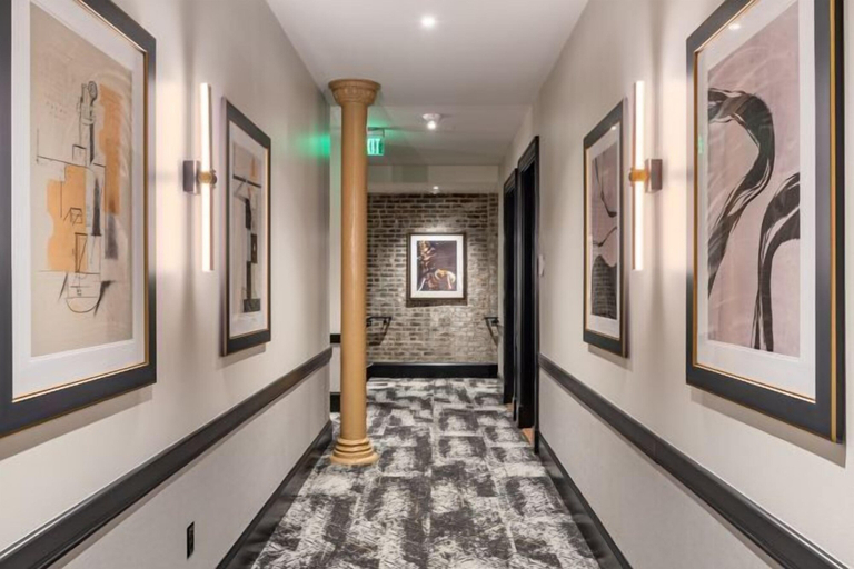 Interior, 2BR Downtown Views in Prime Location The Mayfair, Orleans